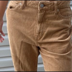 Great condition! Super comfortable High-Waisted Corduroy Mom pants.